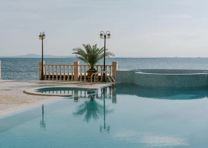 Apartment Rich Collective Nessebar