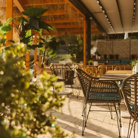 アパート Rich Collective ネセバル