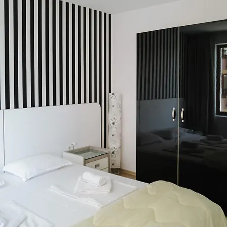 Rich Collective * ネセバル