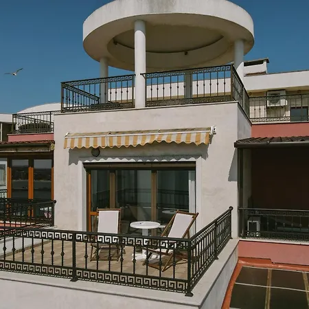 アパート Rich Collective *