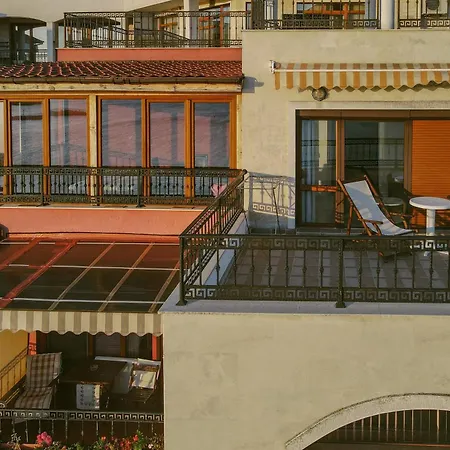 Rich Collective アパート ネセバル